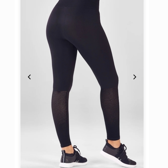 Fabletics Pants - 5/$20 SALE!! Fabletics S black seamless leggings